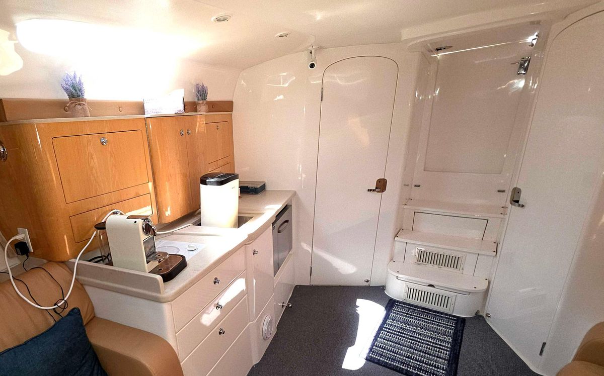 2008 Intrepid 43 