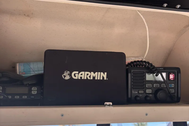 Kahuna Yacht Photos Pics Garmin and Icom marine electronics on 2002 Grady-White Express 330 boat.