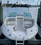 2005 Sea Ray 220 Sundeck