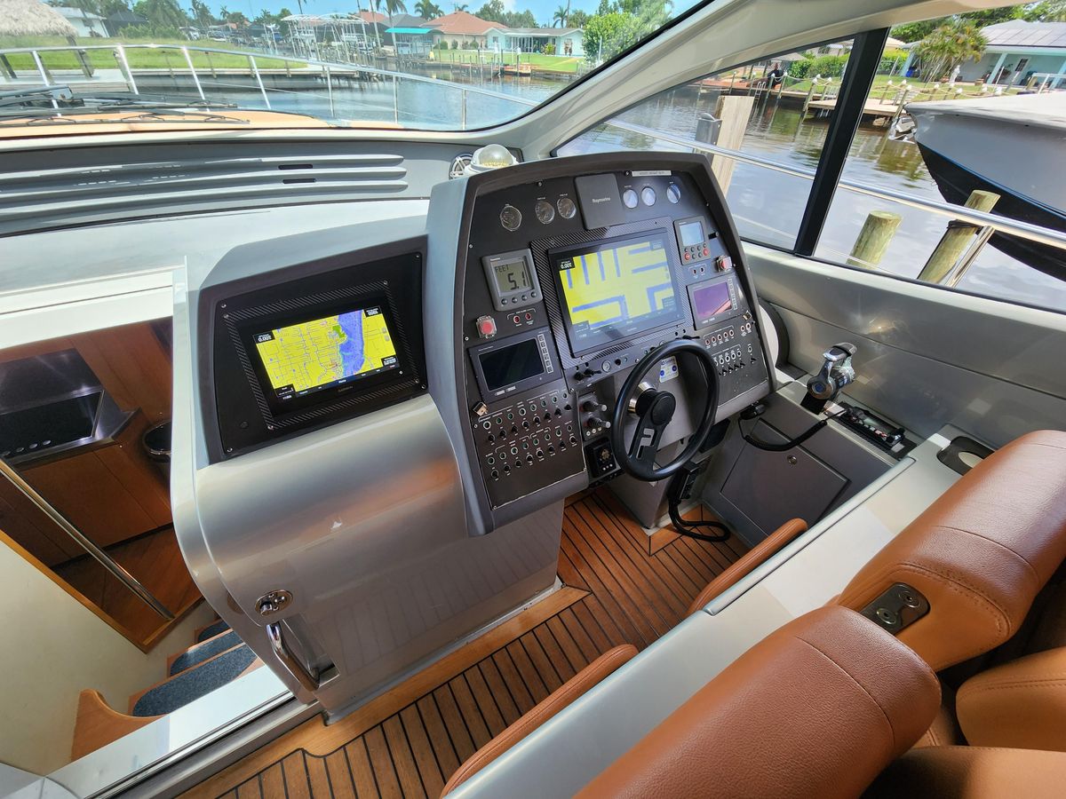 2006 Pershing 56 