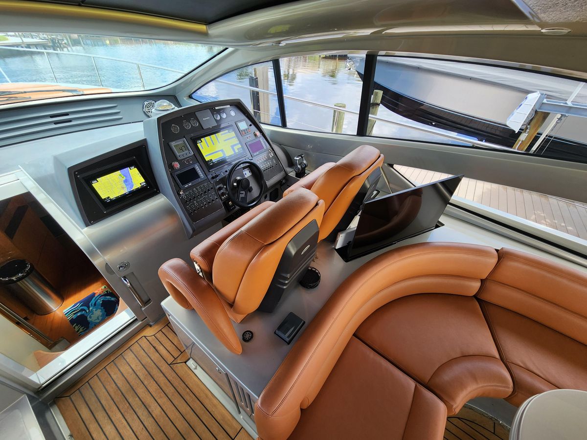 2006 Pershing 56 