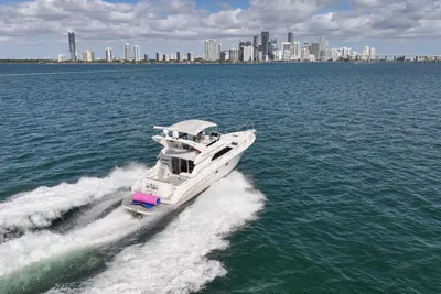 Sea Ray 450 Express Bridge