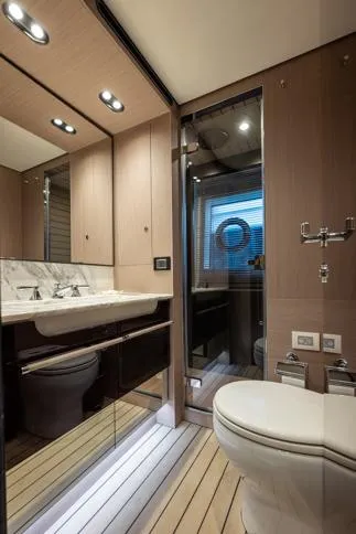 Cloudy Bay Yacht Photos Pics 