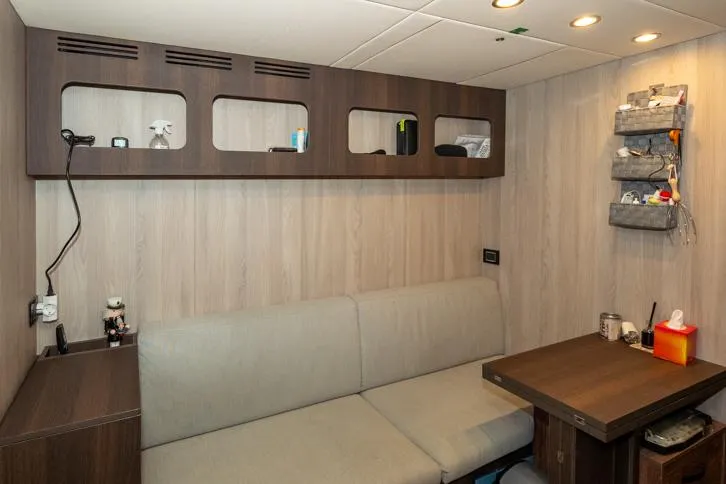 Cloudy Bay Yacht Photos Pics 