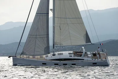 Jeanneau Yacht 65