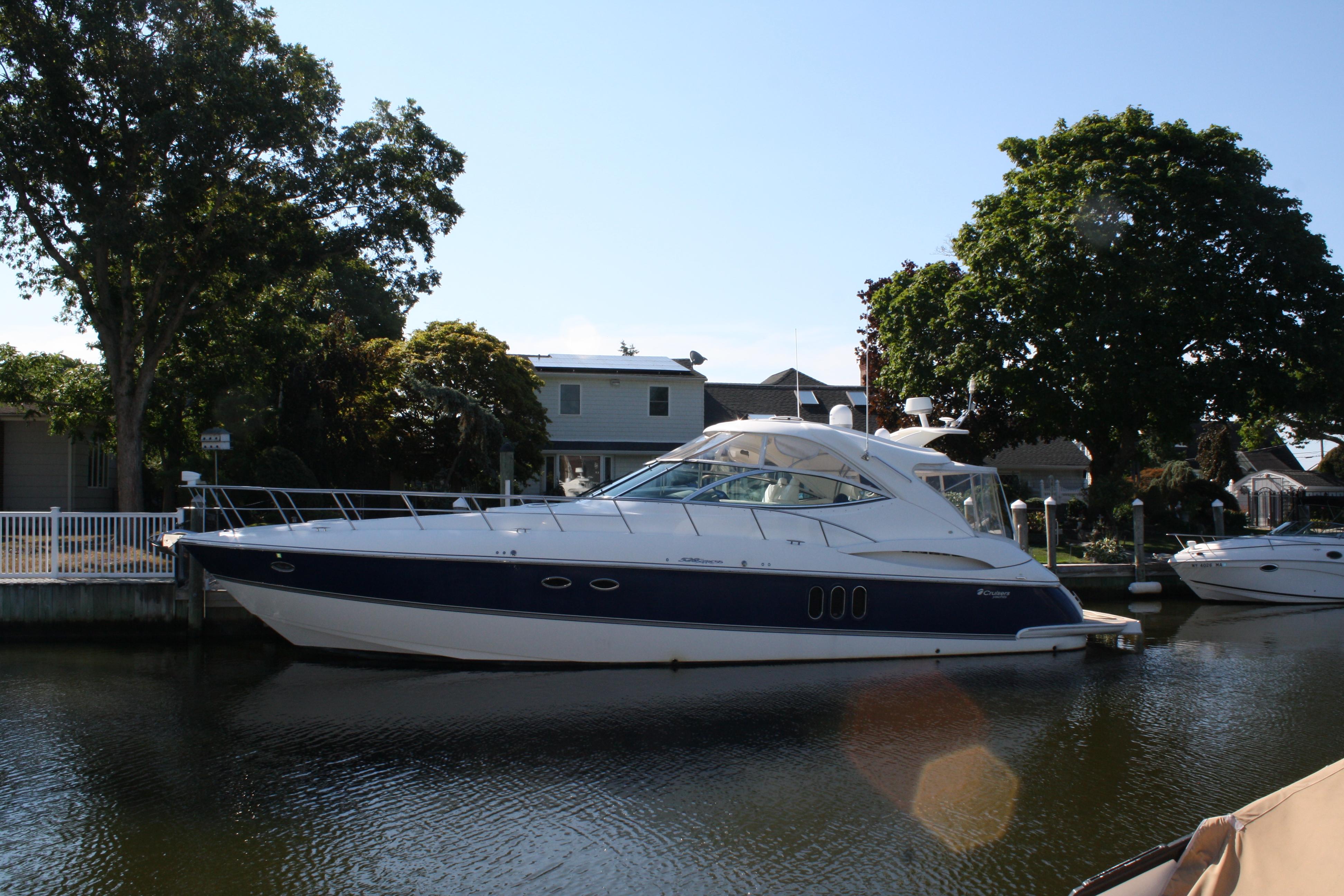 2006 cruisers yachts 520 express