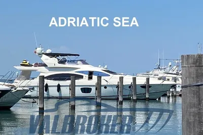 2008 Azimut 68