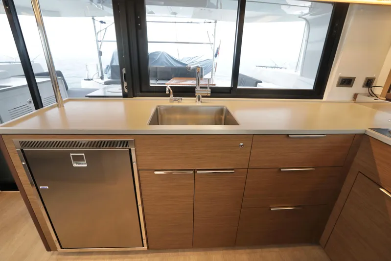 Babur Yacht Photos Pics 