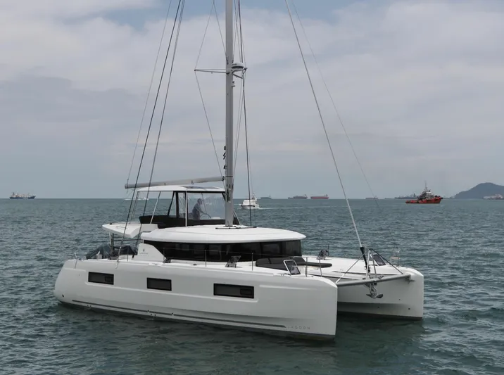Babur Yacht Photos Pics 