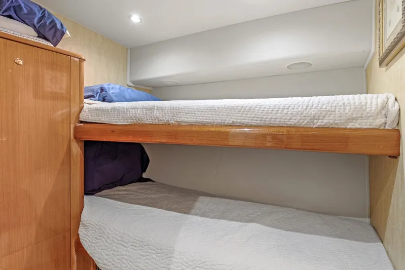 Watusi Yacht Photos Pics 2002 61 Viking Convertible Watusi Starboard Stateroom