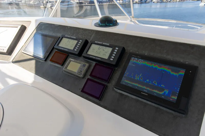 Watusi Yacht Photos Pics 2002 61 Viking Convertible Watusi Bridge