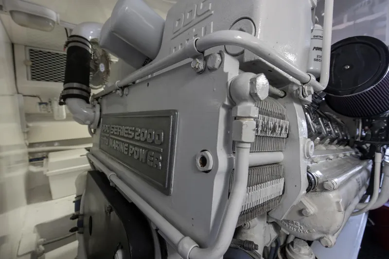 Watusi Yacht Photos Pics 2002 61 Viking Convertible Watusi Engine Room