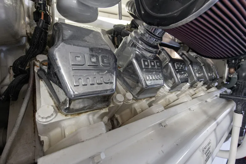 Watusi Yacht Photos Pics 2002 61 Viking Convertible Watusi Engine Room