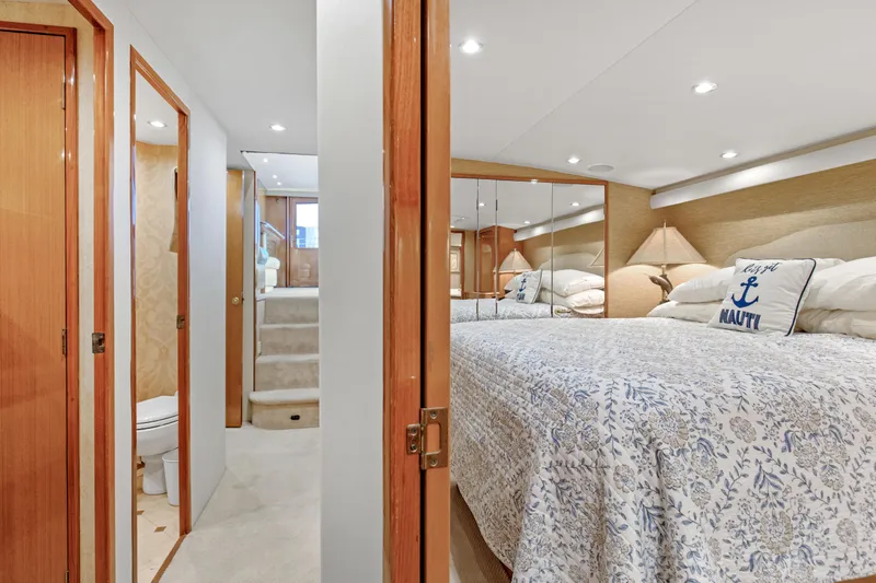 Watusi Yacht Photos Pics 2002 61 Viking Convertible Watusi Companionway