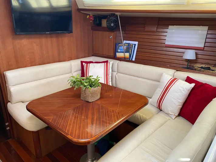 Knot Working Yacht Photos Pics 