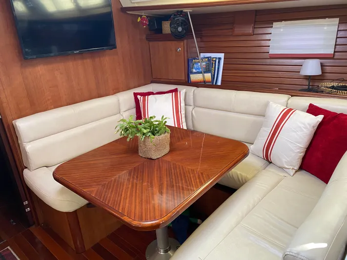 Knot Working Yacht Photos Pics 