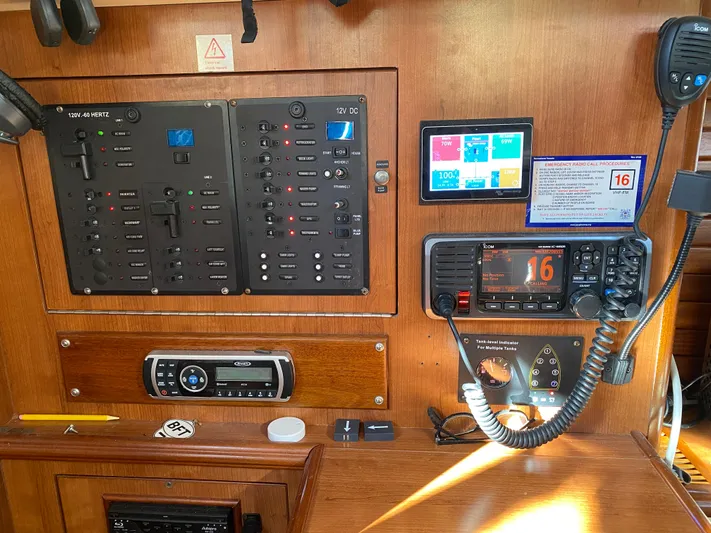 Knot Working Yacht Photos Pics 