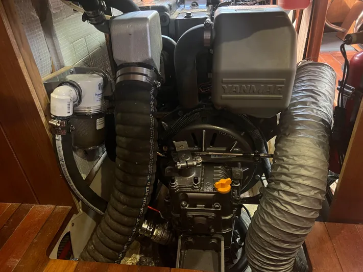 Knot Working Yacht Photos Pics 