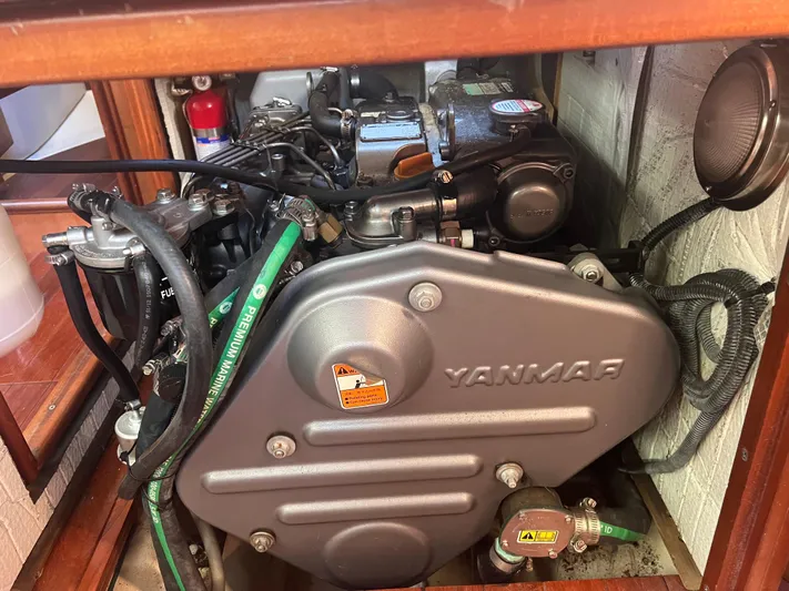 Knot Working Yacht Photos Pics 