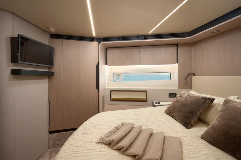 Atlantis Yacht Photos Pics Azimut 72 - 2023 - For Sale