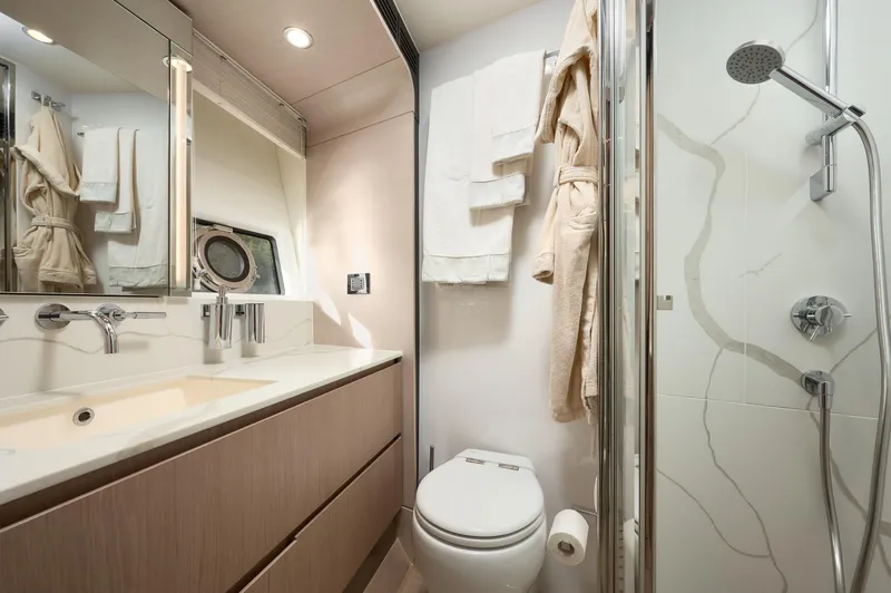 Atlantis Yacht Photos Pics Azimut 72 - 2023 - For Sale