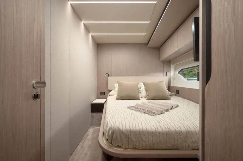 Atlantis Yacht Photos Pics Azimut 72 - 2023 - For Sale