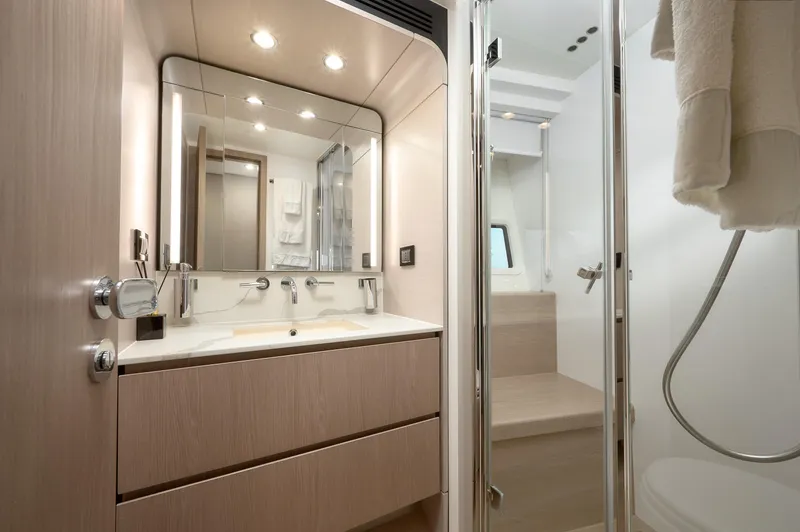 Atlantis Yacht Photos Pics Azimut 72 - 2023 - For Sale