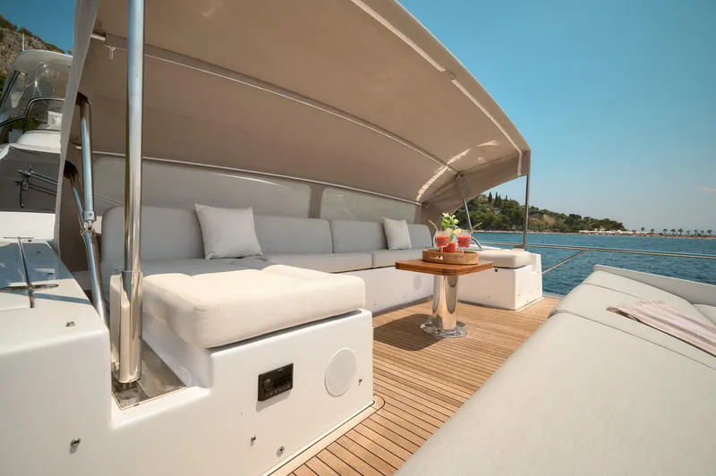 Atlantis Yacht Photos Pics Azimut 72 - 2023 - For Sale