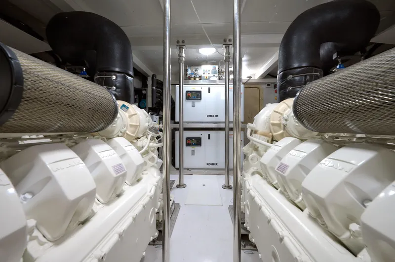 Atlantis Yacht Photos Pics Azimut 72 - 2023 - For Sale