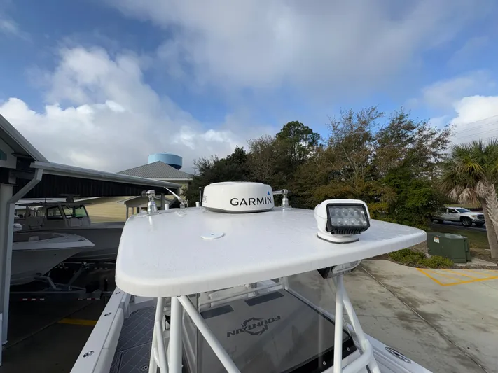  Yacht Photos Pics 2018 Fountain 34 CC boat with Garmin radar and spotlight on deck.
