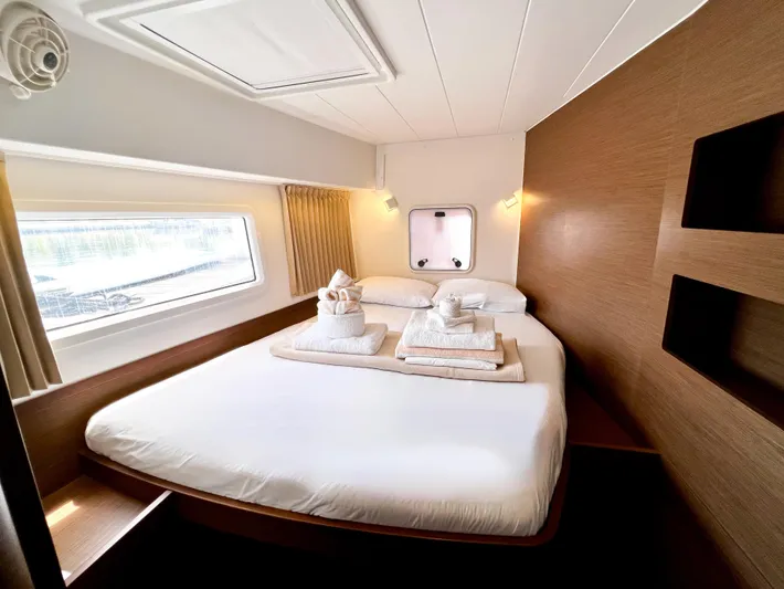 Rendezvous Yacht Photos Pics 