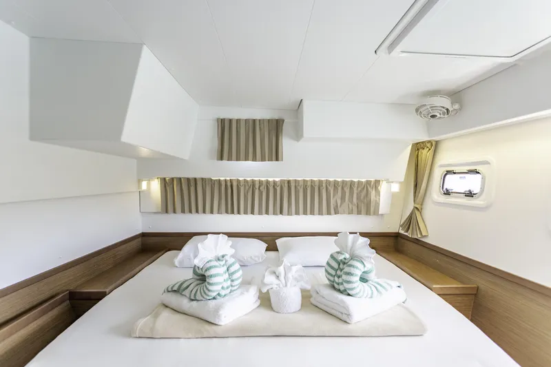 Rendezvous Yacht Photos Pics 