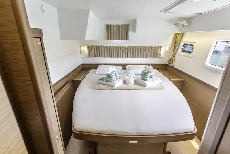 Rendezvous Yacht Photos Pics 