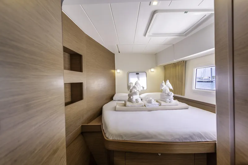 Rendezvous Yacht Photos Pics 