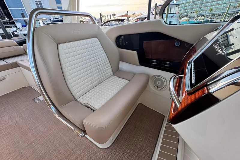  Yacht Photos Pics 2021 Chris-Craft Launch 31 GT interior with luxurious seating and modern dashboard design.
