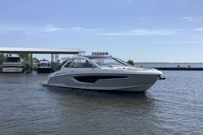 Cruisers Yachts 42 GLS