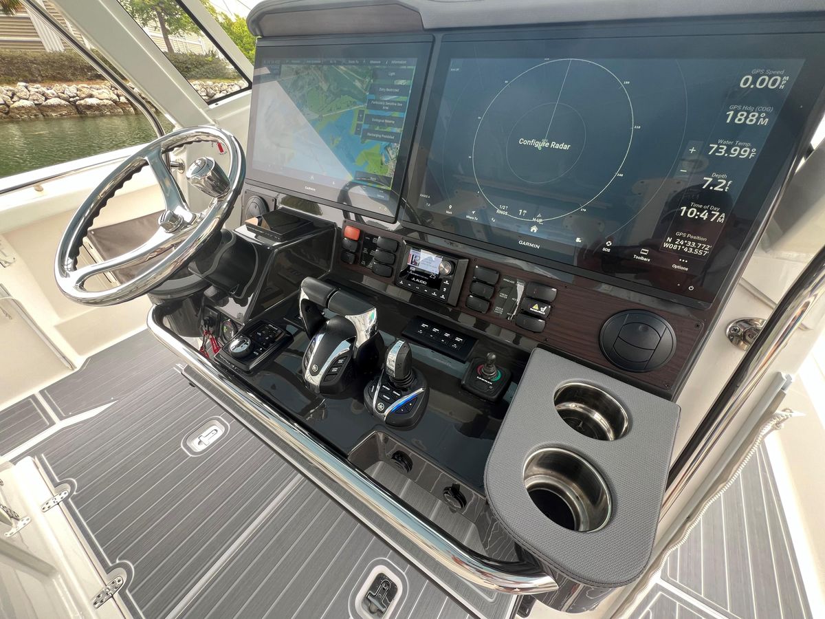 2023 Pursuit 42 