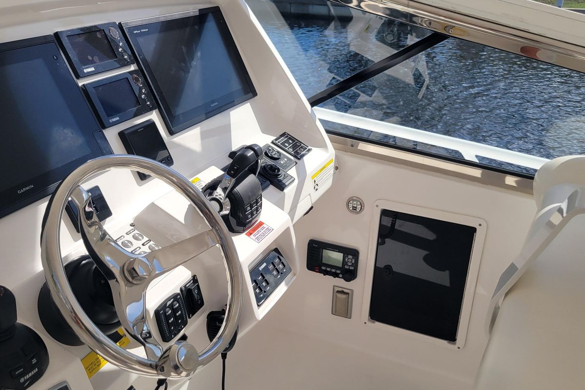 2016 Intrepid 47 