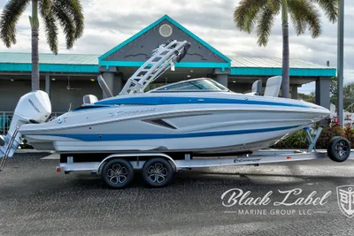 Crownline E260 XS