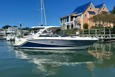 Sea Ray SLX 310 Outboard