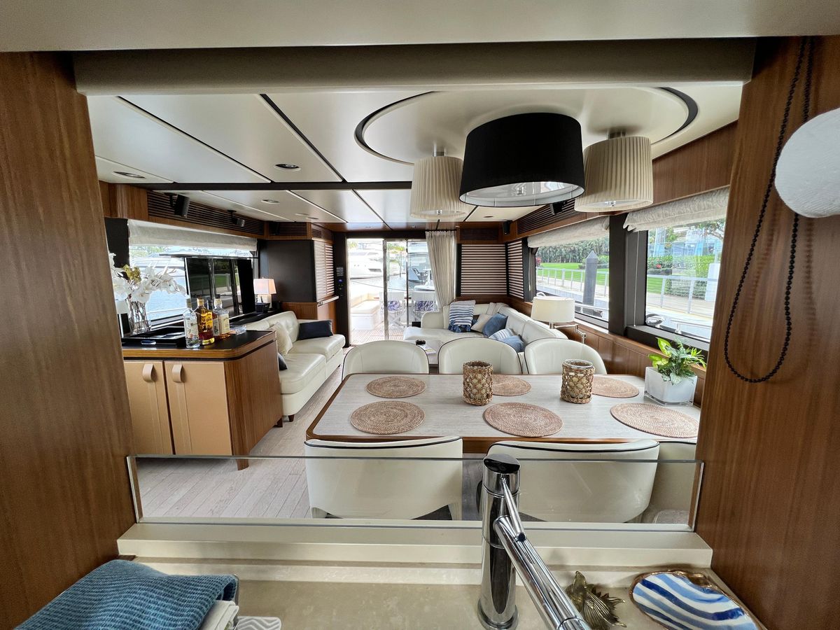 2017 Azimut 66 