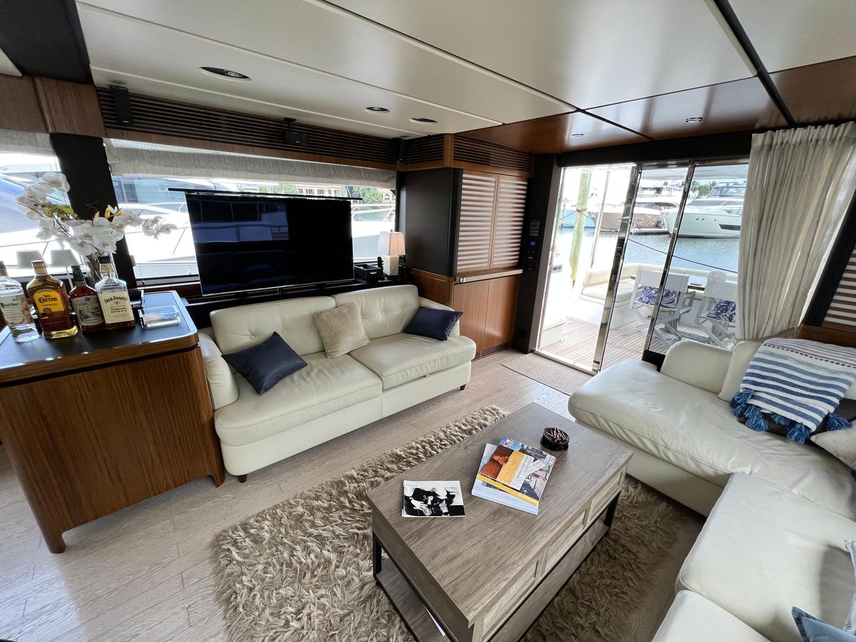2017 Azimut 66 