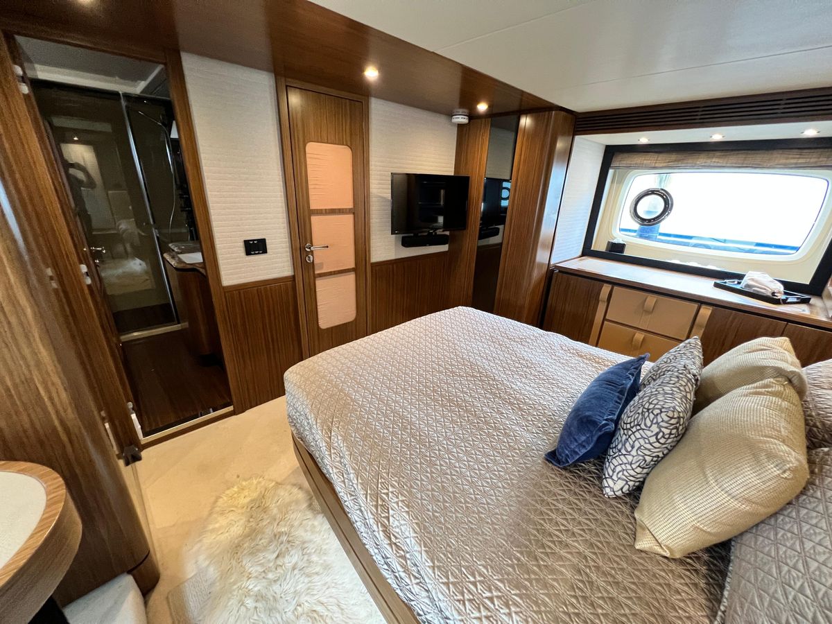 2017 Azimut 66 