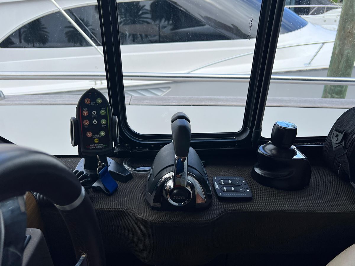 2017 Azimut 66 
