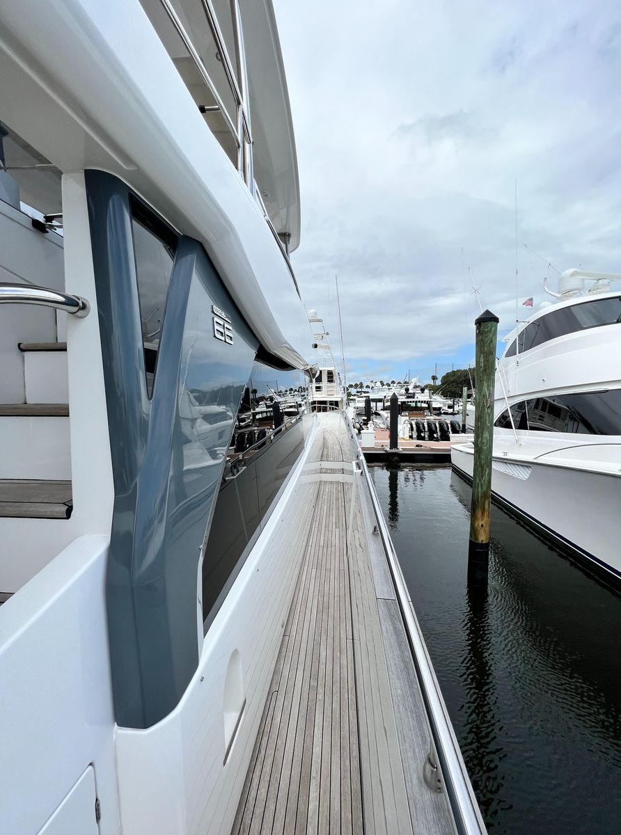 2017 Azimut 66 
