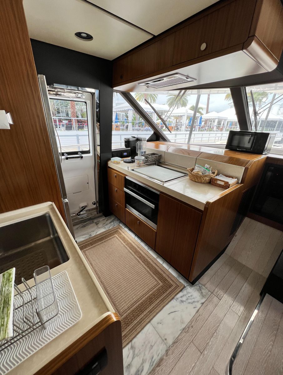 2017 Azimut 66 
