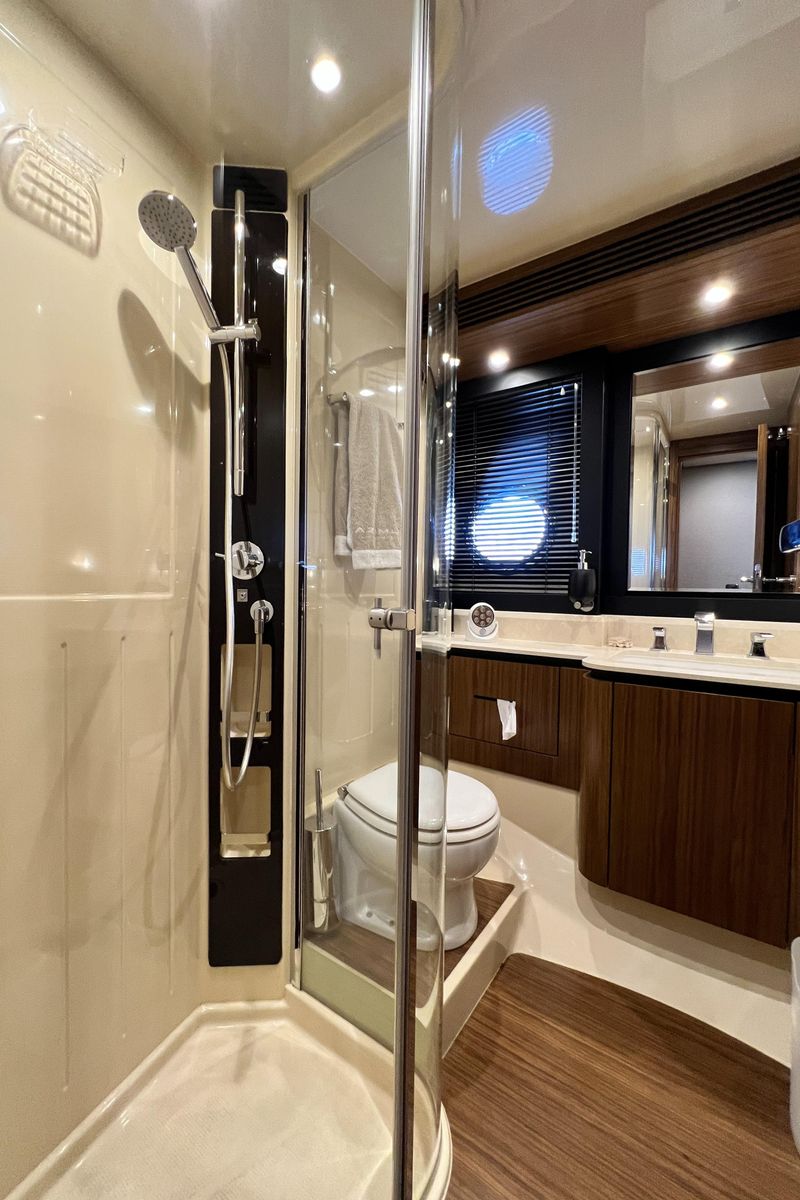2017 Azimut 66 