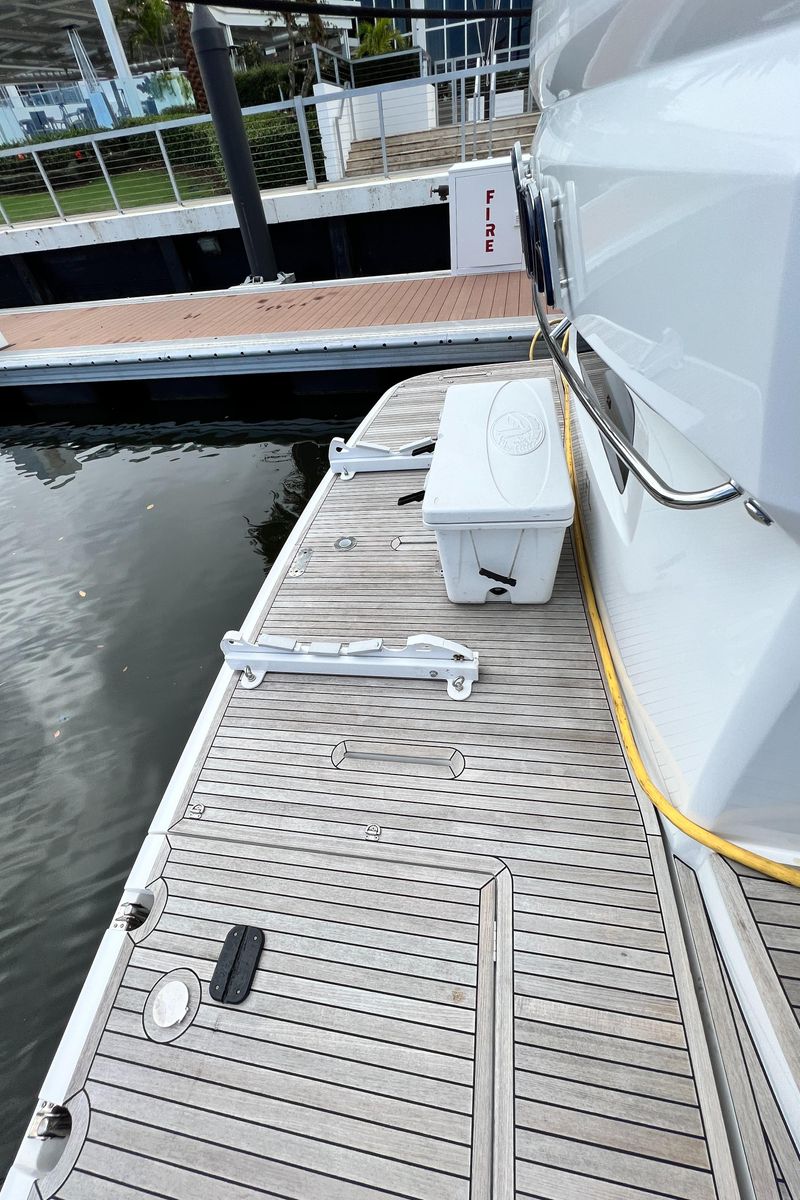 2017 Azimut 66 