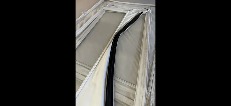 Mullin' It Over Again Yacht Photos Pics 2019 Regal 33 SAV boat canopy with zipper detail.