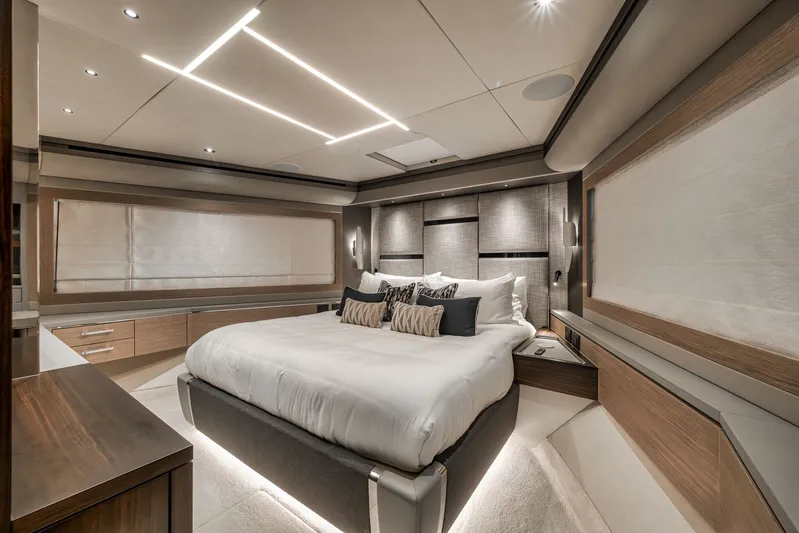 Dolce Far Niente Yacht Photos Pics 